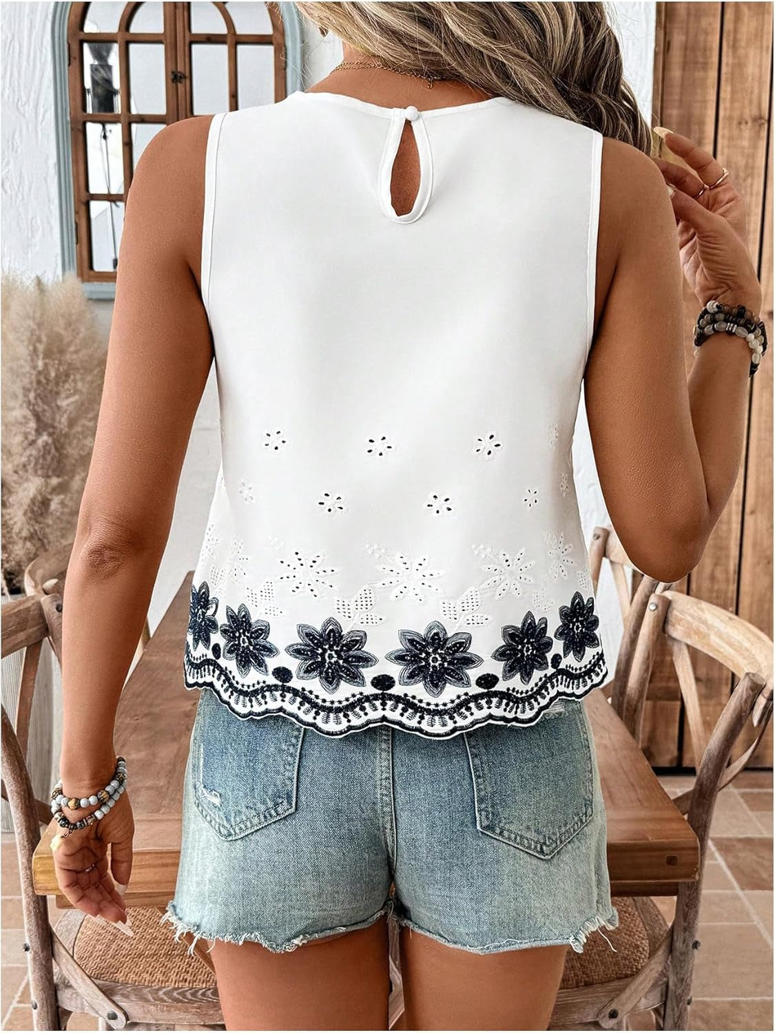 Women'S Sleeveless Boho Eyelet Tank Top Crew Neck Floral Embroidery Casual Summer Tops